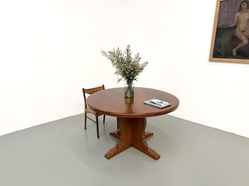 Brutalist round table in solid oak, 1960s.