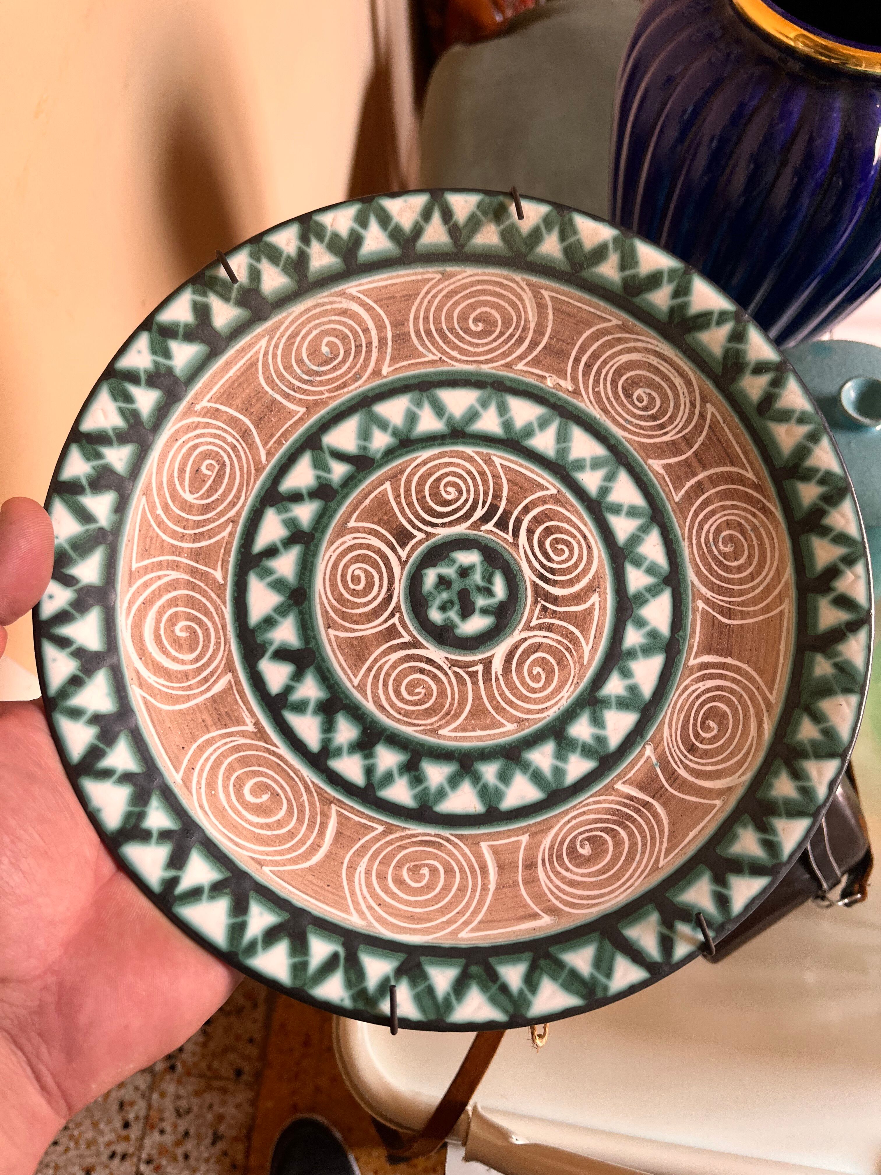 Geometric Decor Plate 18 cm Signed Robert Picault Circa 196