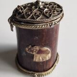 Snuff box