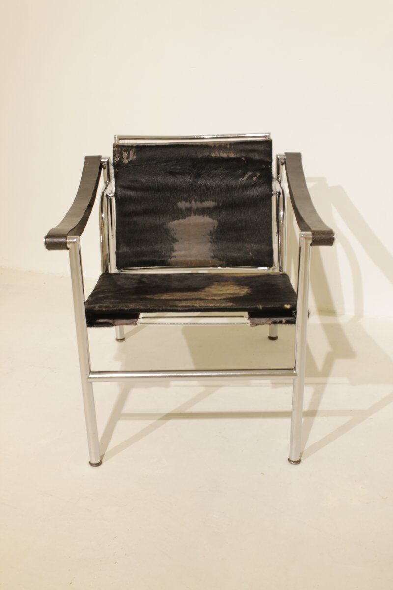 LC1 armchair with reclining backrest, model B301 by Le Corbusier - no. 412