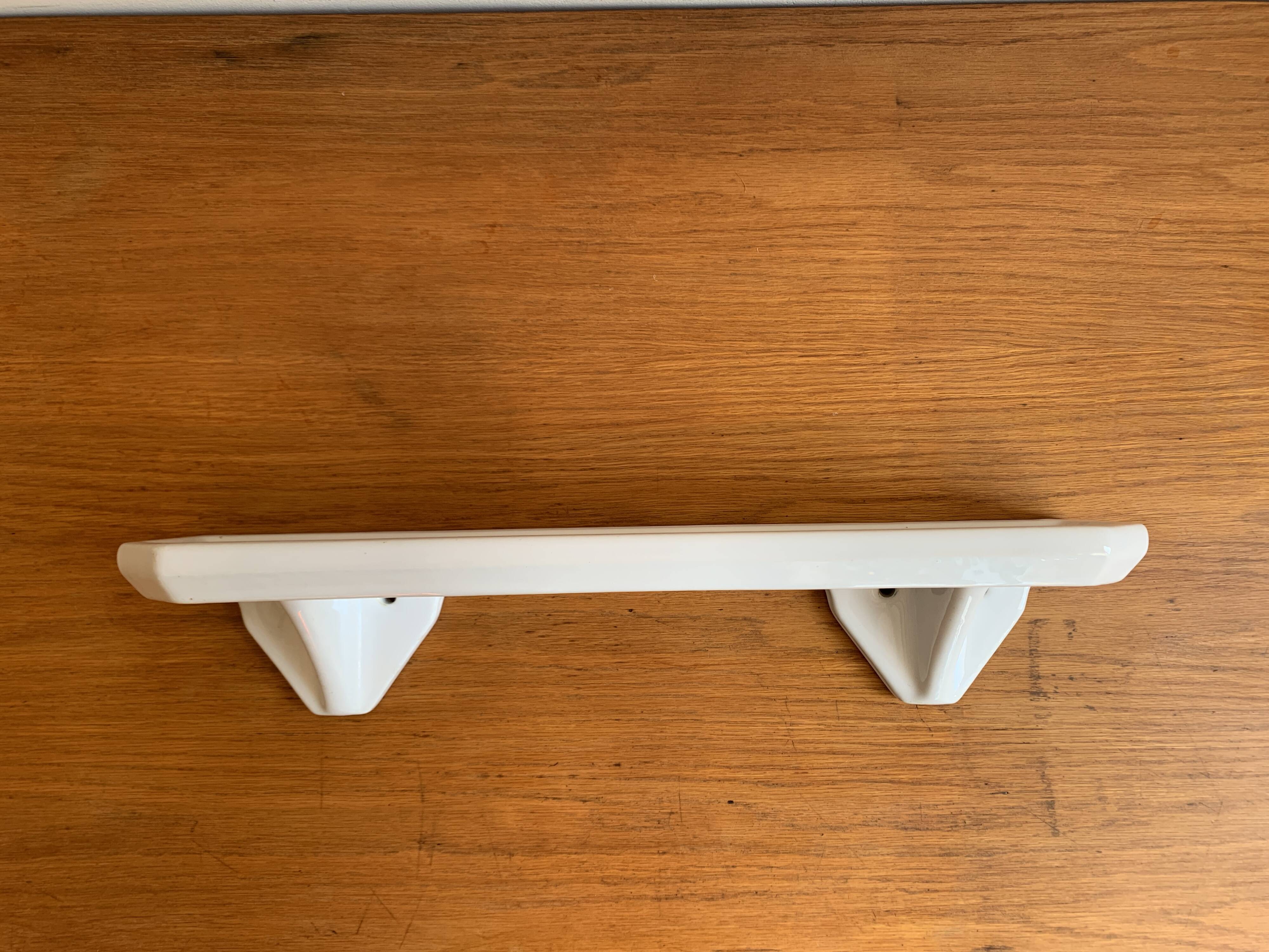 Ceramic shelf shelf