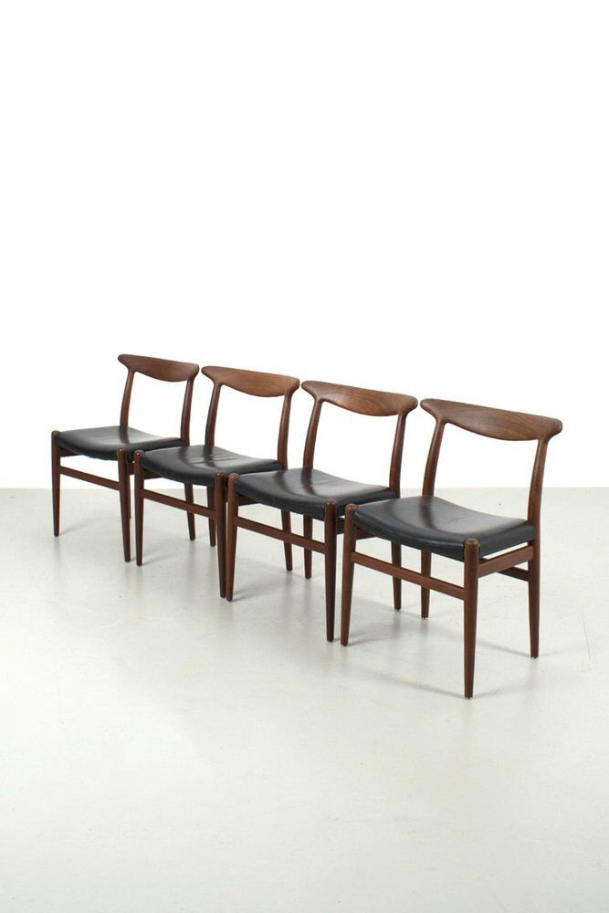 Model W2 Dining Chairs by Hans Wegner, Set of 4