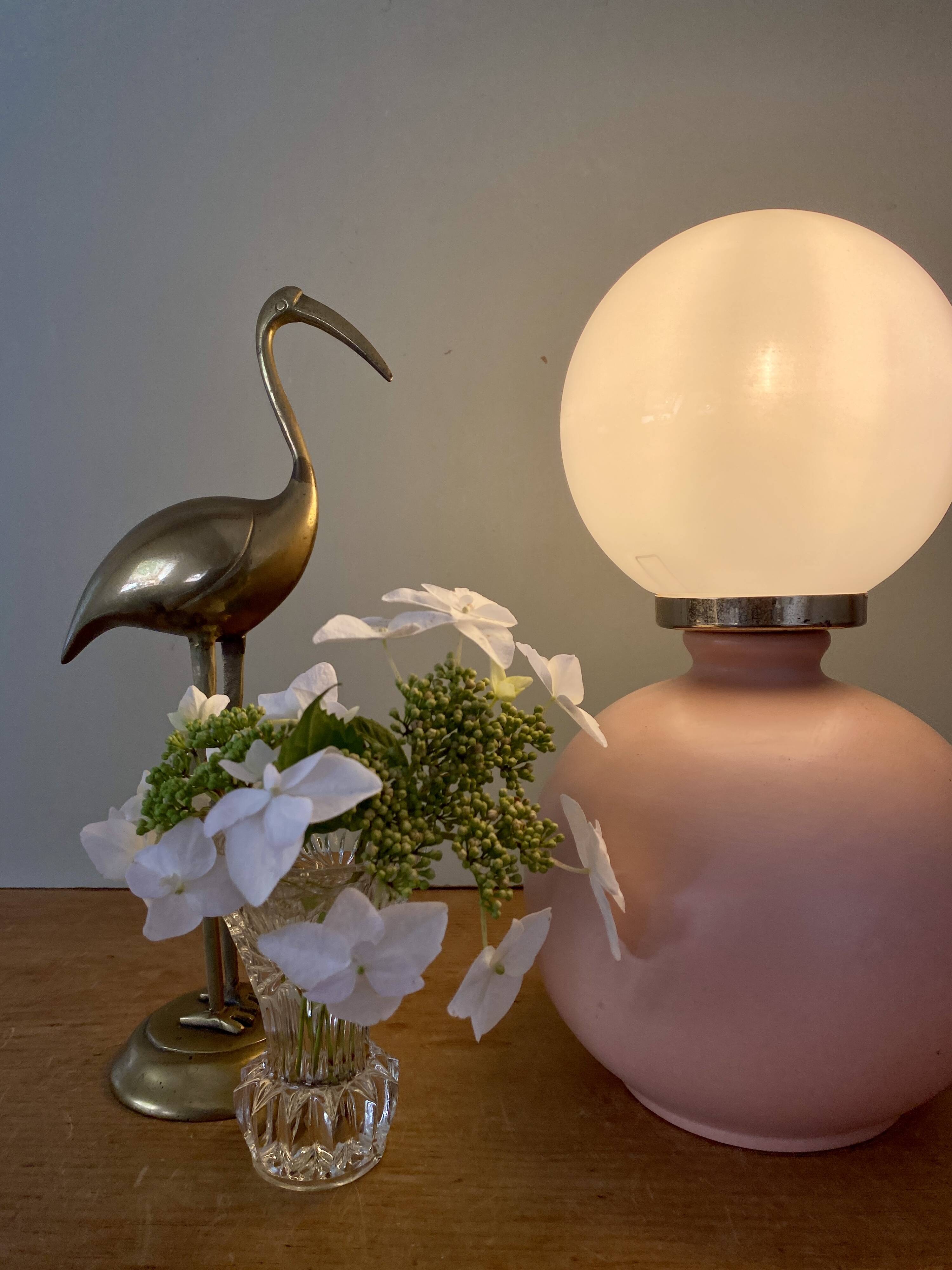 Vintage table lamp in pink ceramic and white opaline