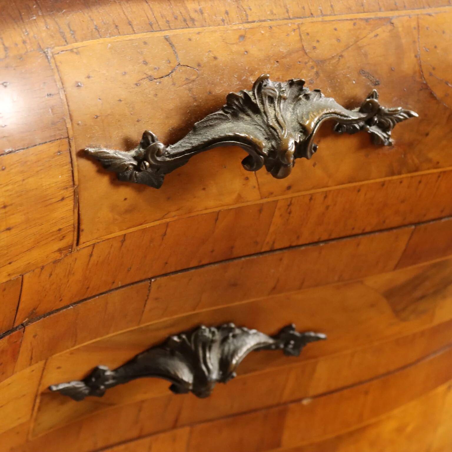 Antique drop-leaf secretary in baroque style made of walnut and maple, 20th century.