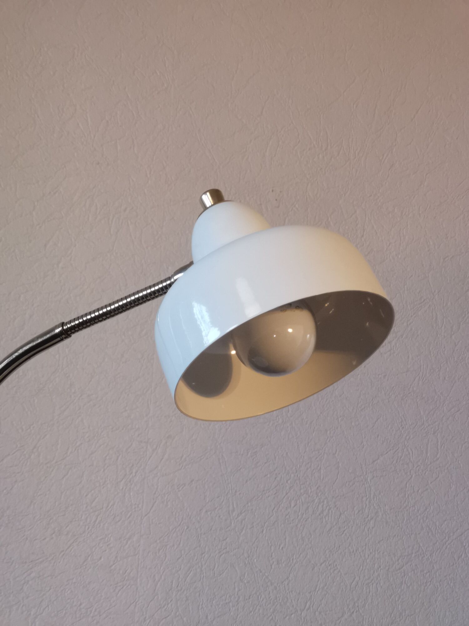 Curved lamp, brass and lacquered steel, 1960, France