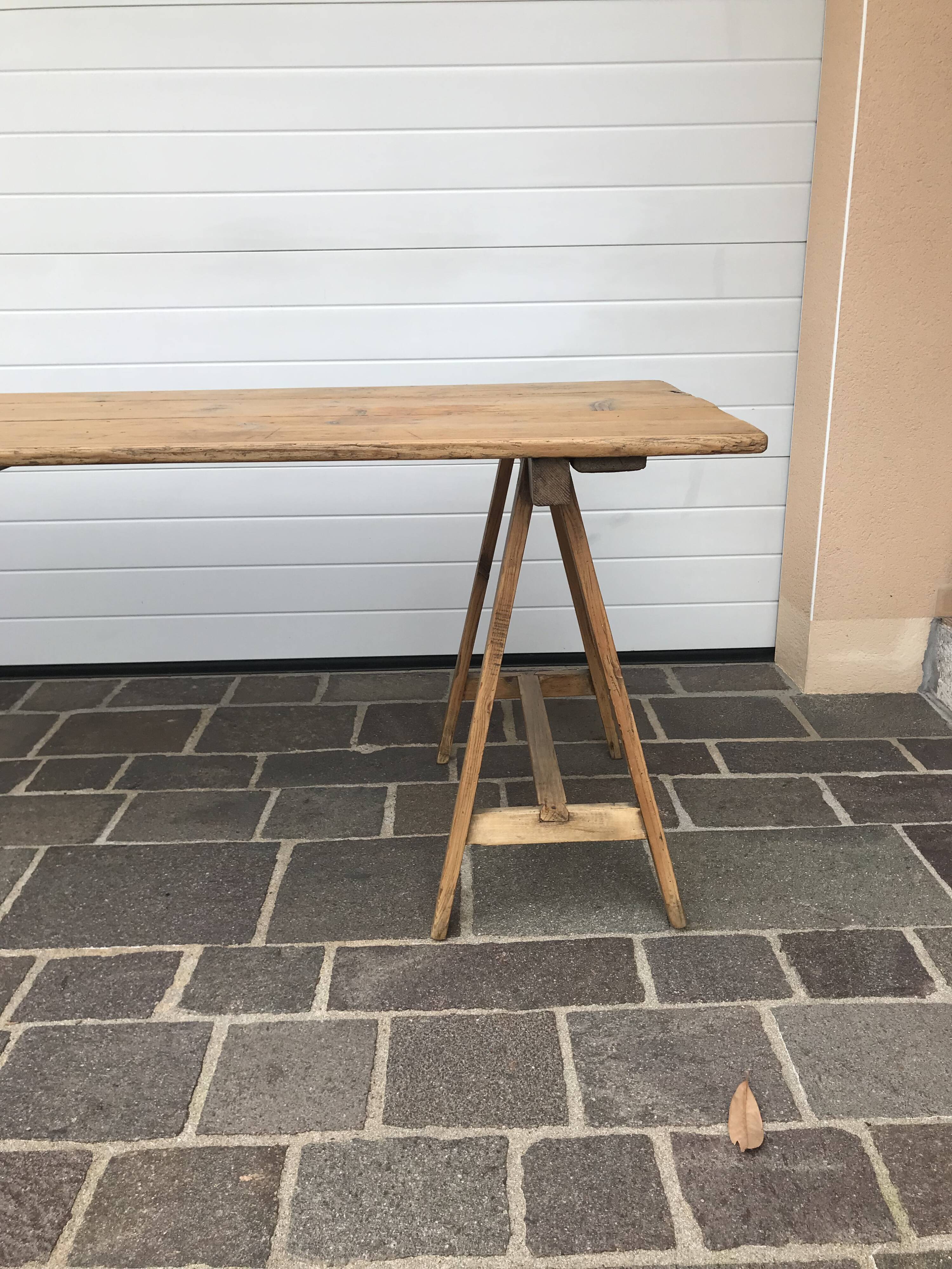 Winegrower's farm table