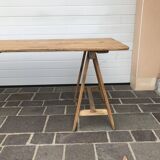 Winegrower's farm table