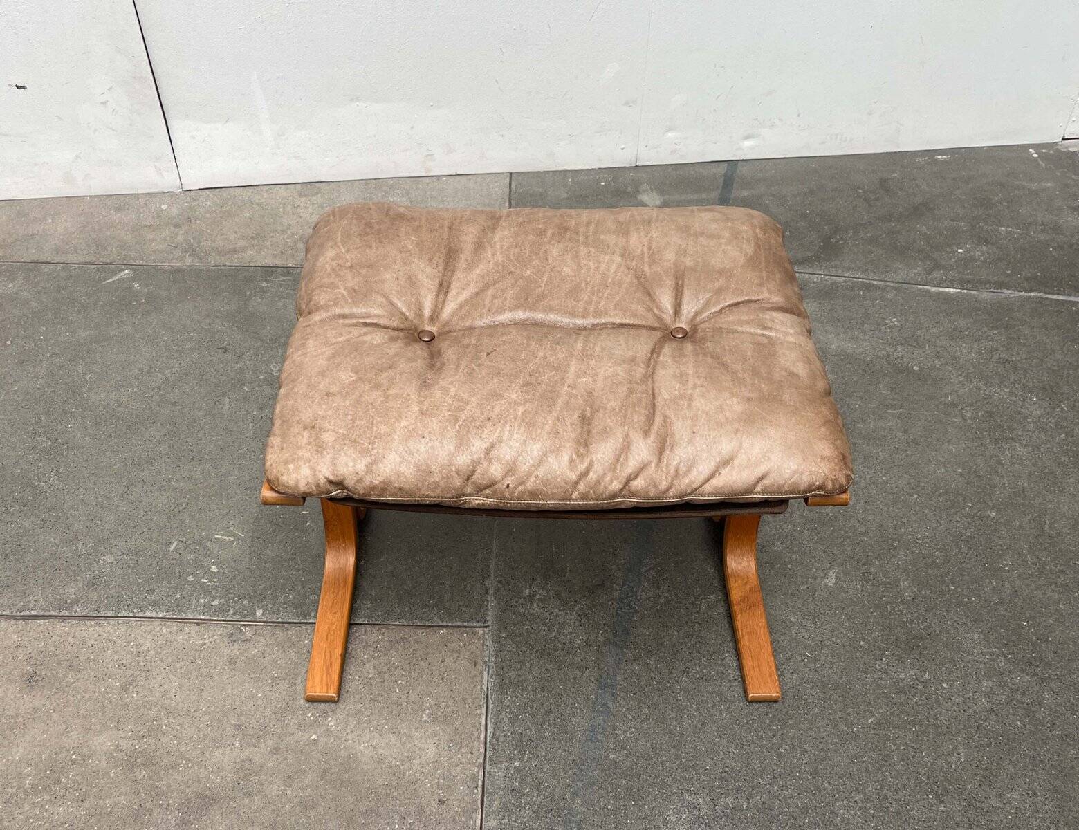 Modern Mid-Century Norwegian Siesta Pouf in Leather by Ingmar Relling for Westnofa, 1960s