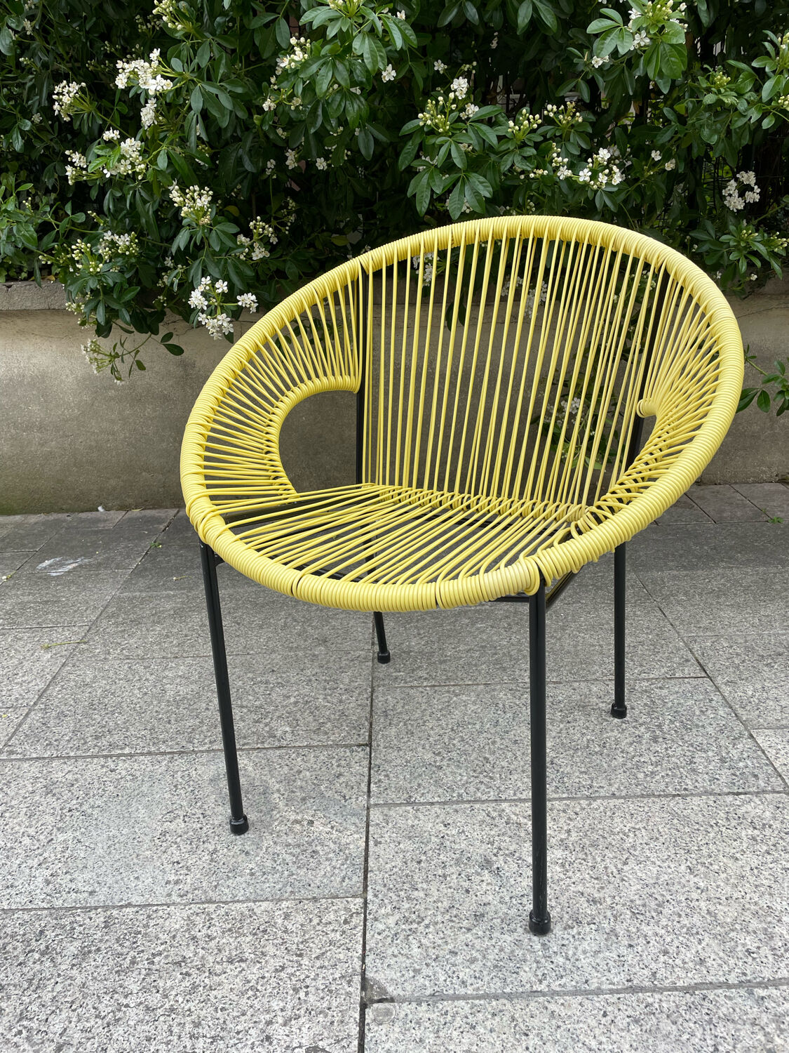 Vintage armchair scoubidou