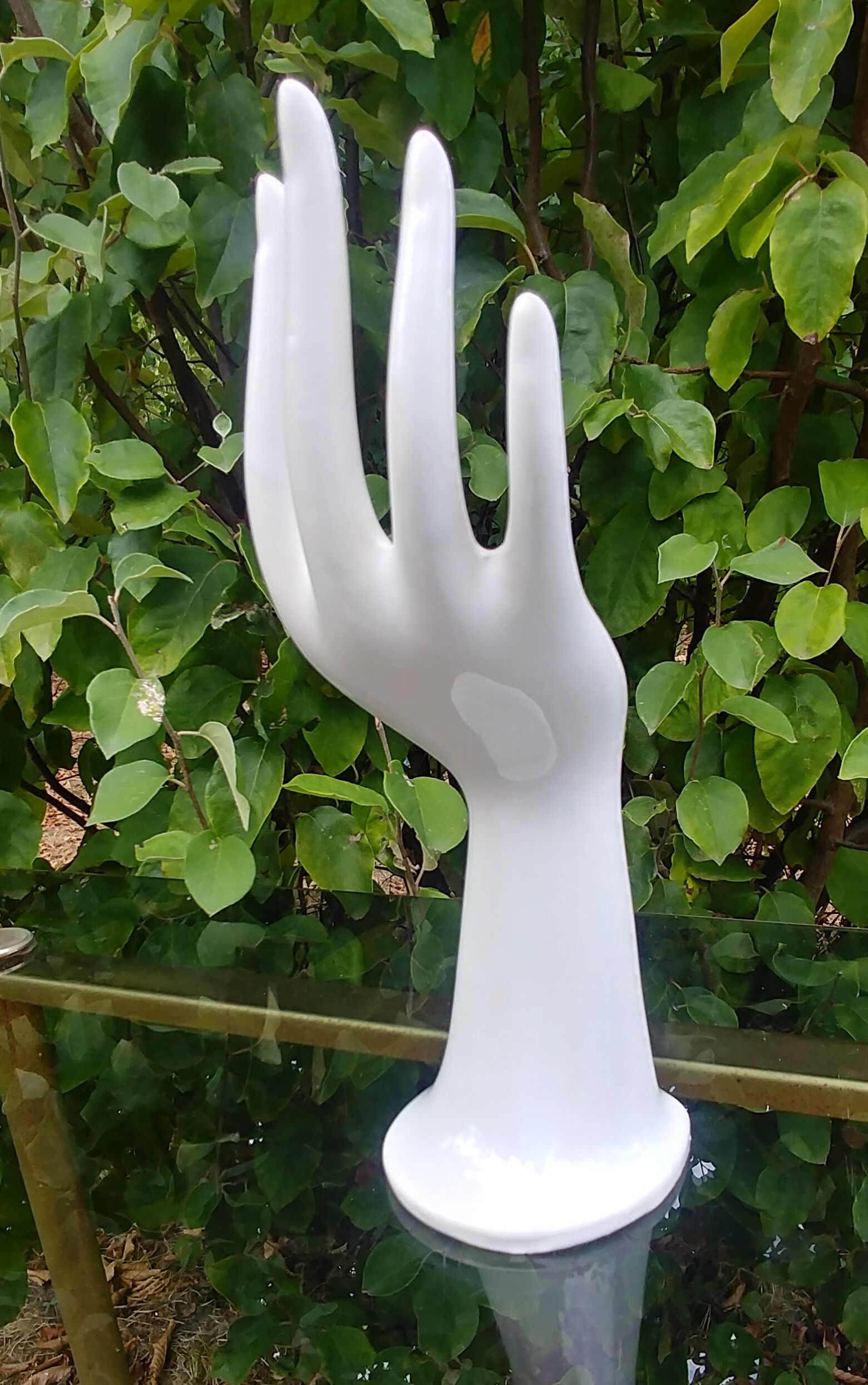 Hand baguier/jewelry holder in vintage white ceramic signed JMR