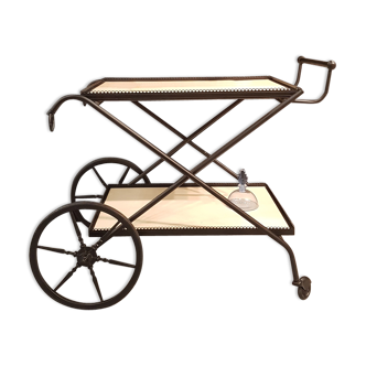 Serving table