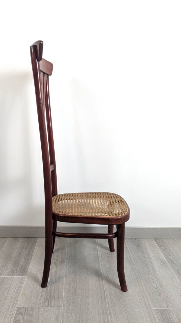 Chaise de nourrice Thonet – Icône du bois courbé et du design viennois