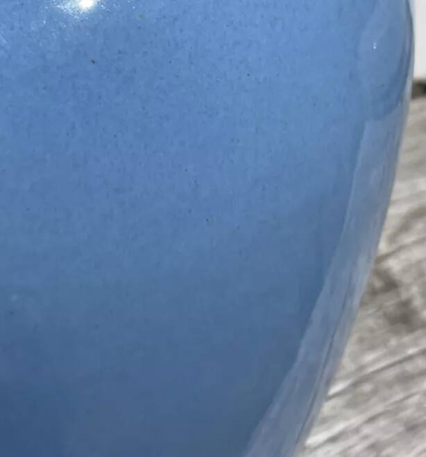 Vase balustre en céramique bleu uni minimaliste