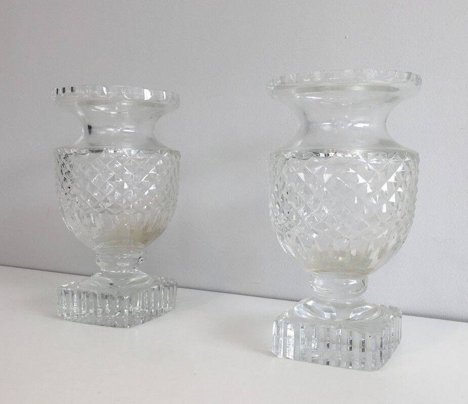 Pair of crystal vases in the Médicis style