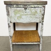Commode en fer industriel gris, années 1950