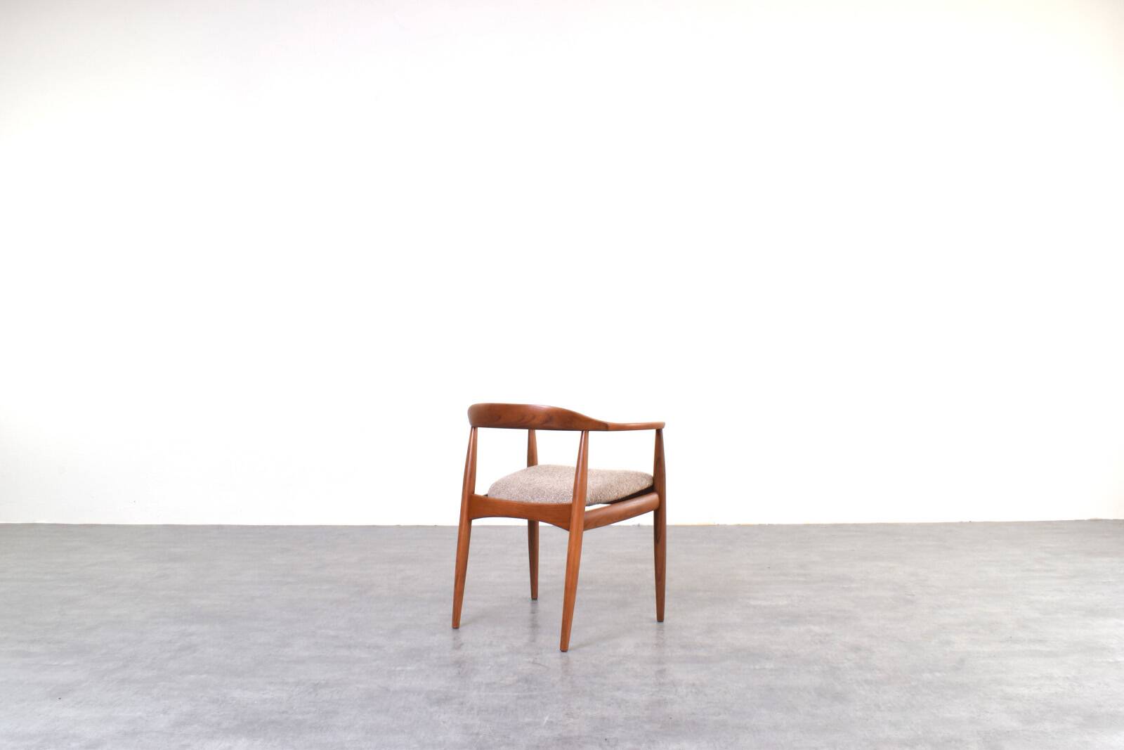 Danish armchair from the mid-century by Illum Wikkelsø for Niels Eilersen, 1960s.