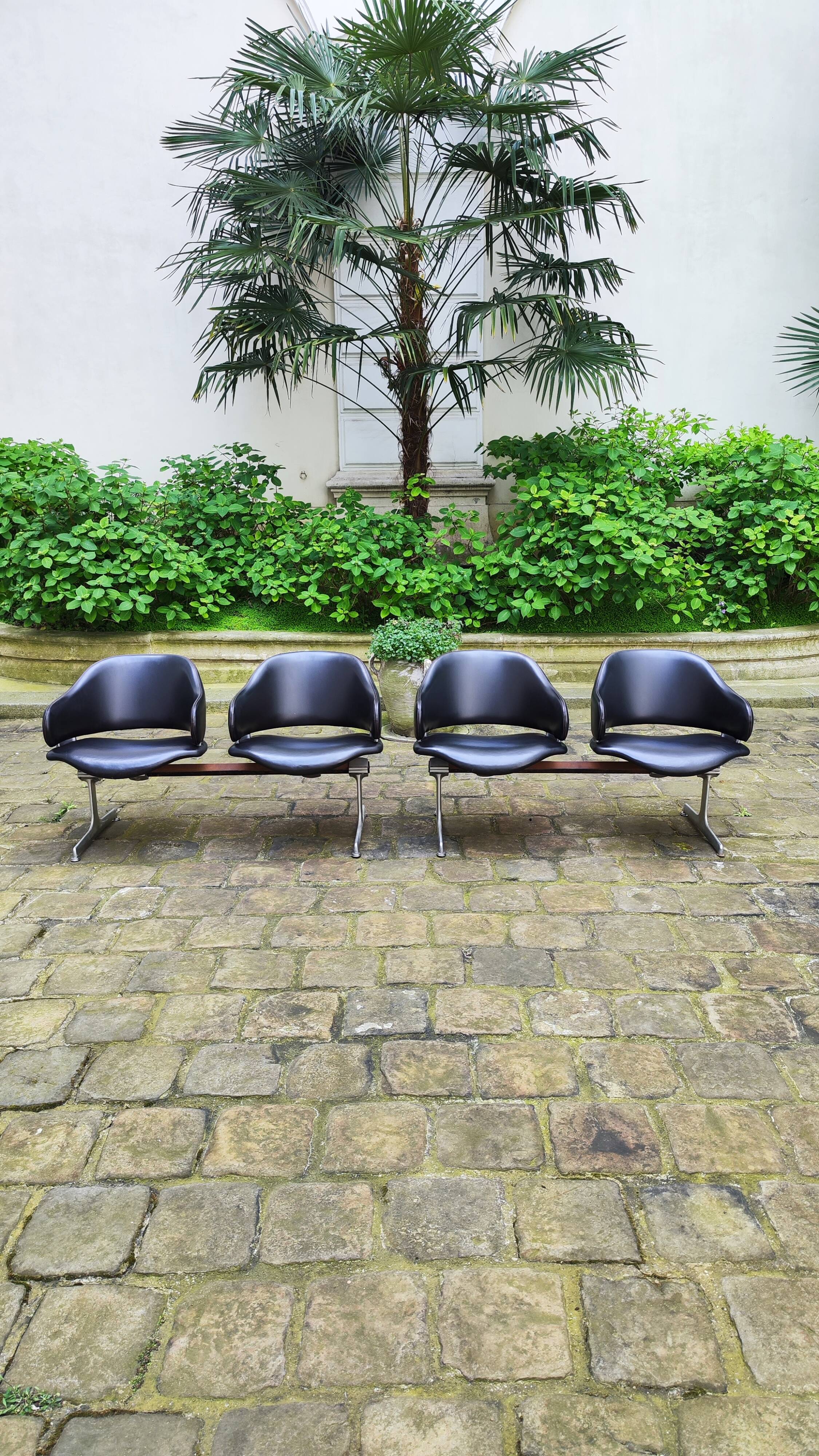 Two Double chairs armchairs leather benches Geoffrey Harcourt Artifort 60s