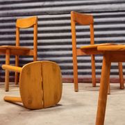 Lot de 3 chaises et 2 tabourets