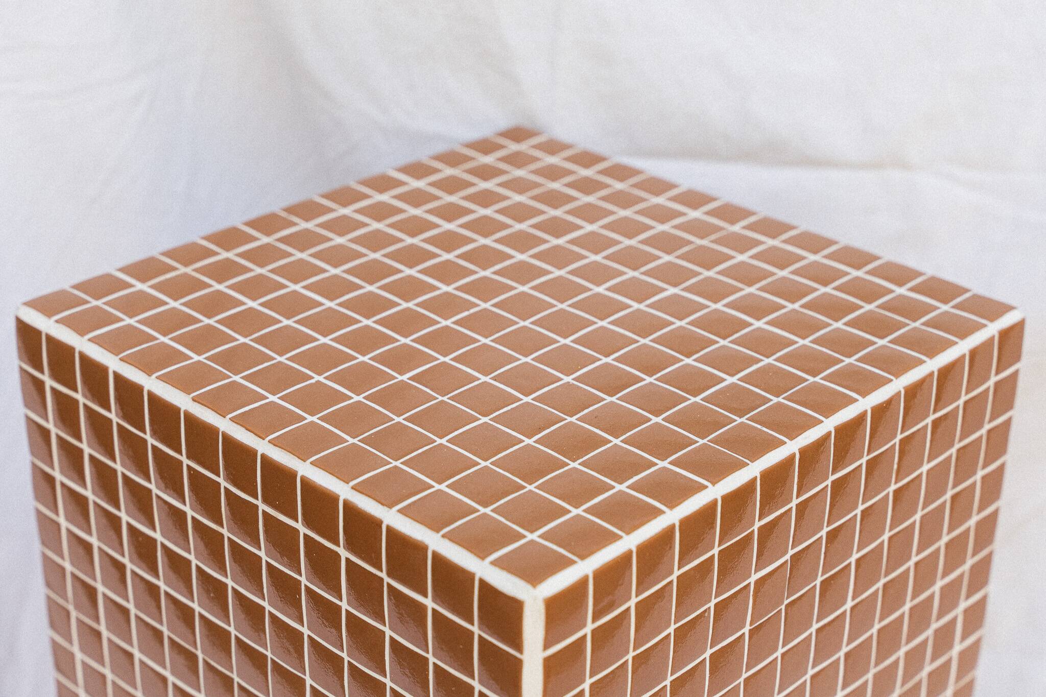 Brown column side table 66x33 cm