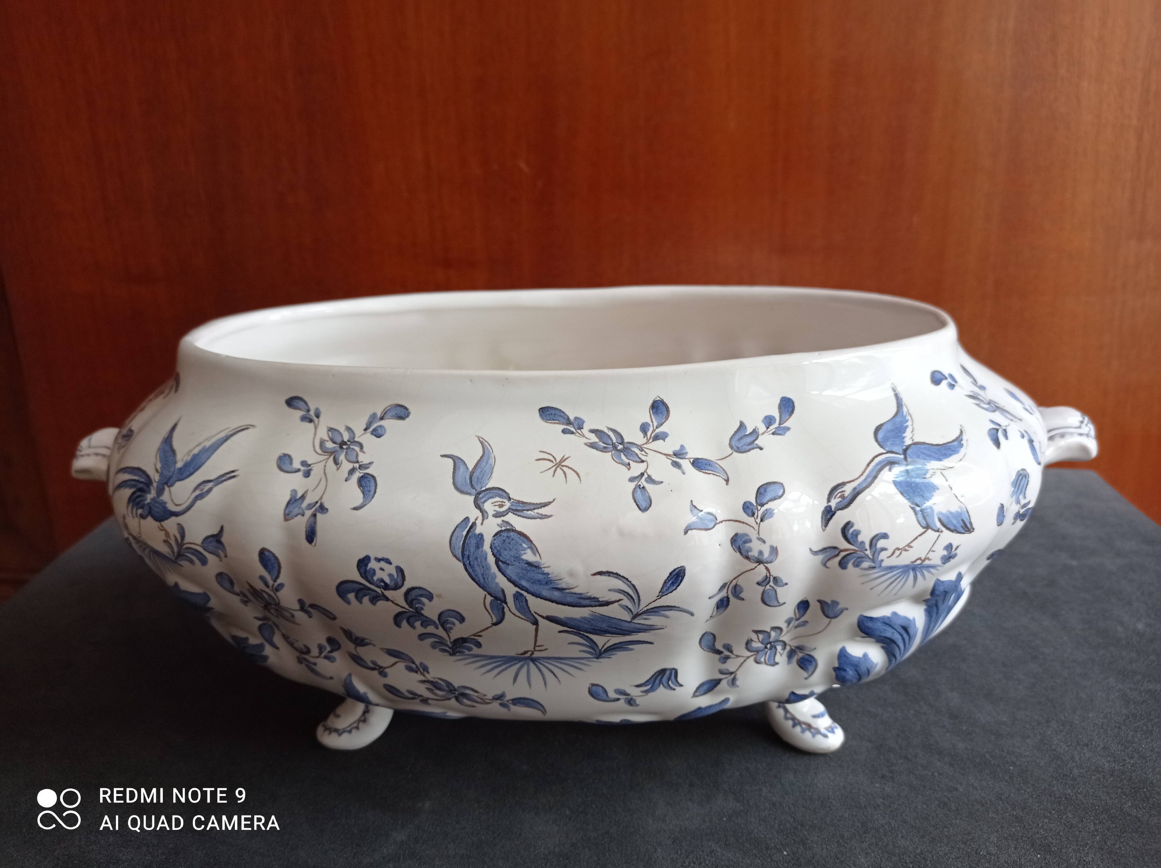 Soupiere en faience de moustiers
