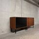 Enfilade vitrine commode moderniste teck Antoine Philippon et Jacqueline Le