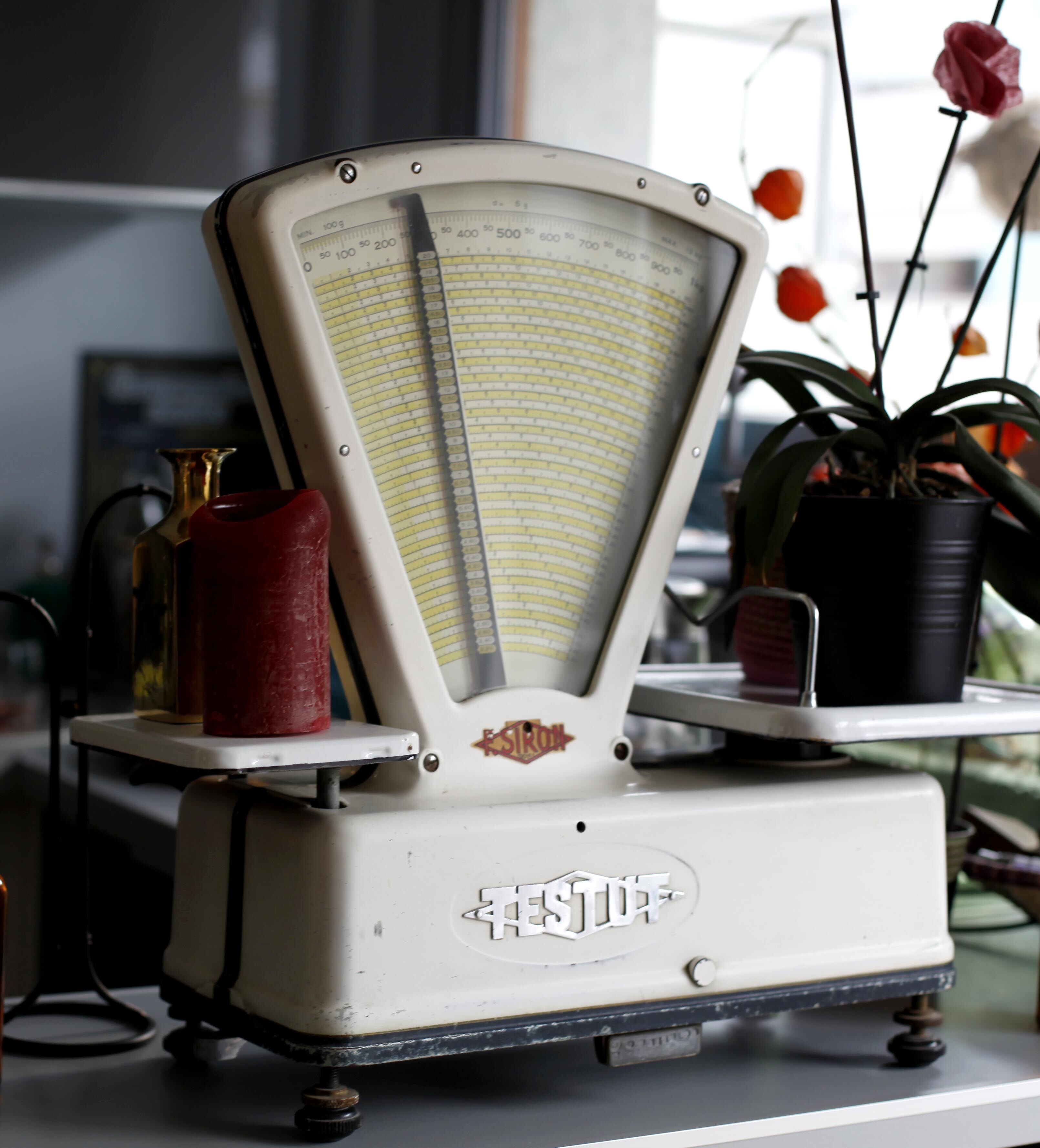 Balance Testut old year 1950