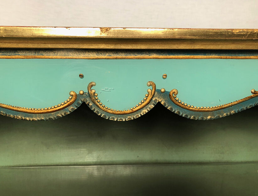 Venetian-style wooden lace-up with bouquets of flowers