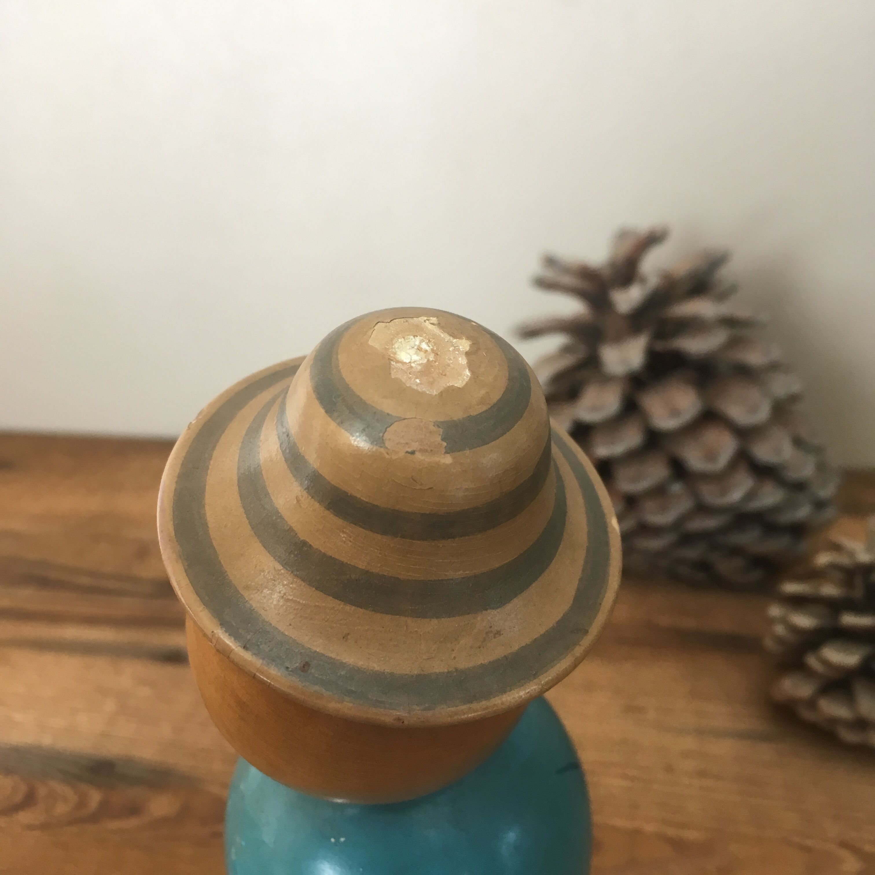 Doll kokeshi japanese wooden hand painted