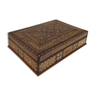 Syrian oriental marquetry box