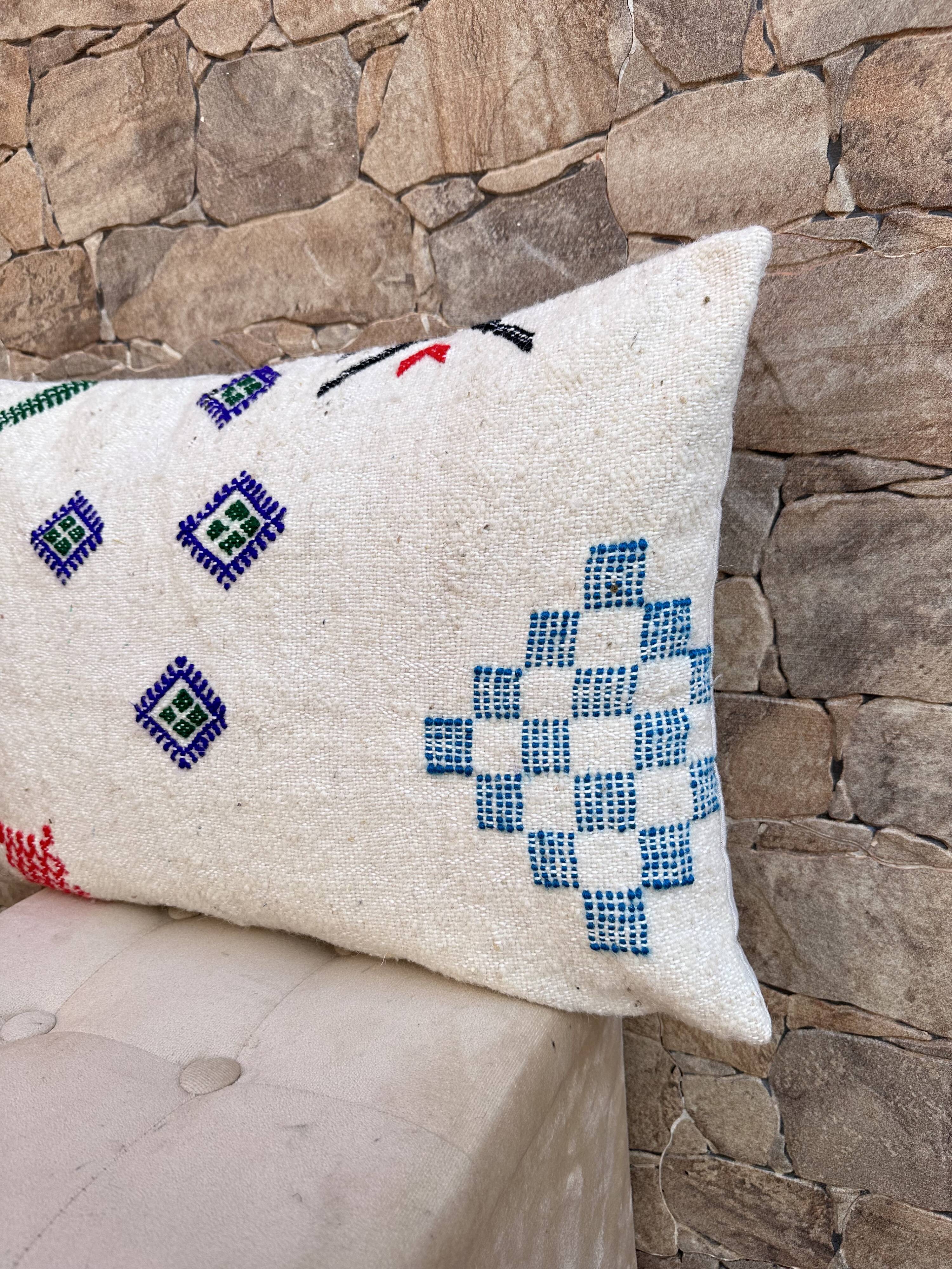 Handmade Moroccan Cushion Cover (60x40 cm) White, Kilim Rug Cushion Cover.