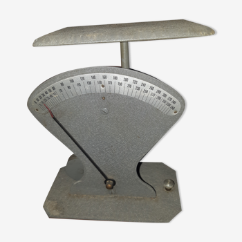 Mechanical letter scale with balance counterweight in enamelled steel