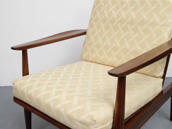 Fauteuil des années 1960 jaune