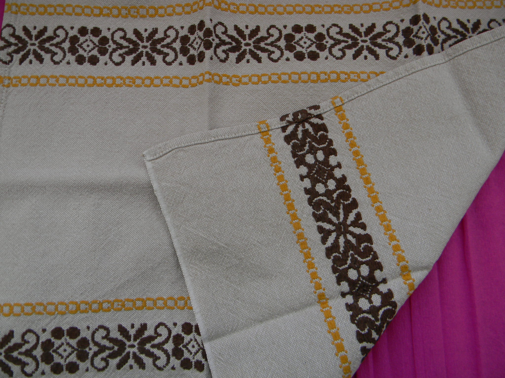 Lo t of 8 vintage napkins Basque linen