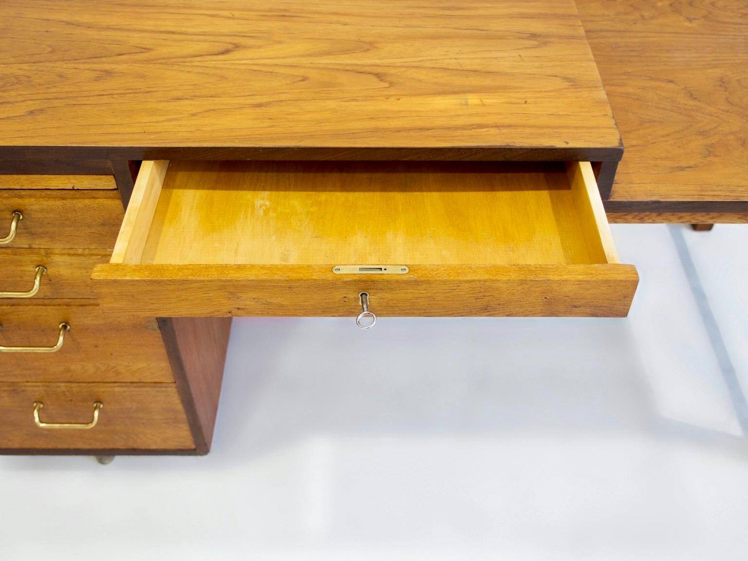Bureau danois en bois de teck et de chêne