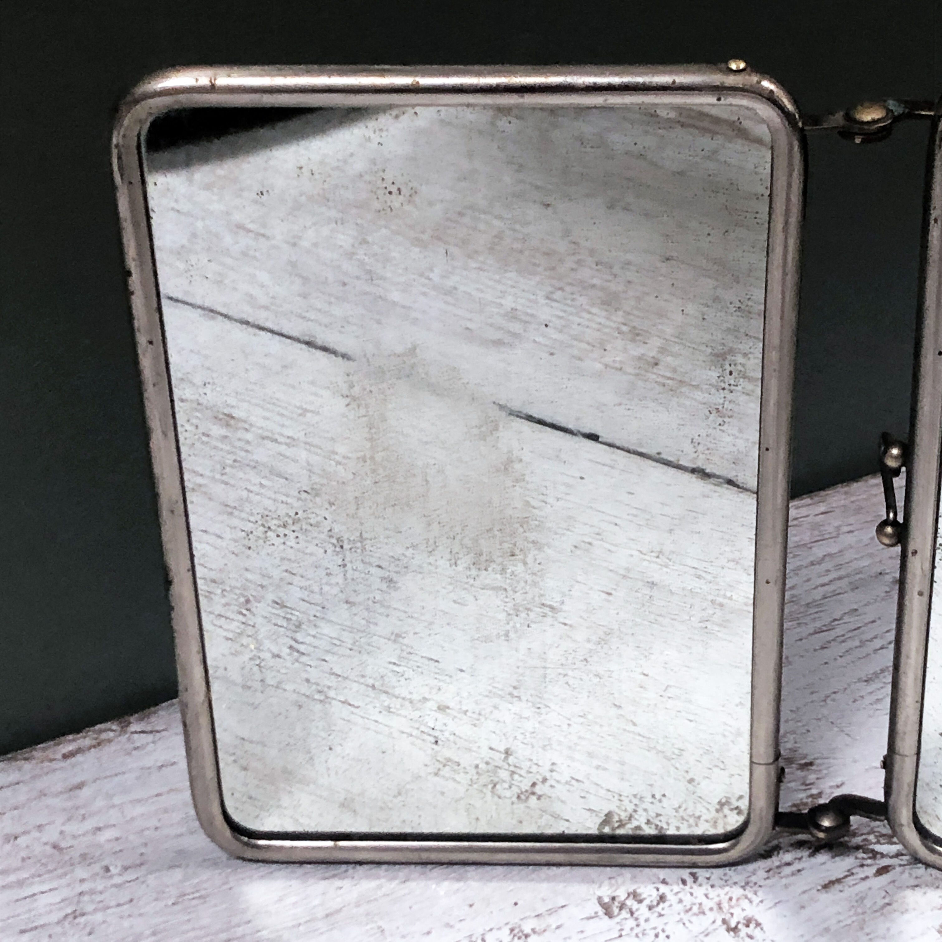 Miroir de barbier ancien