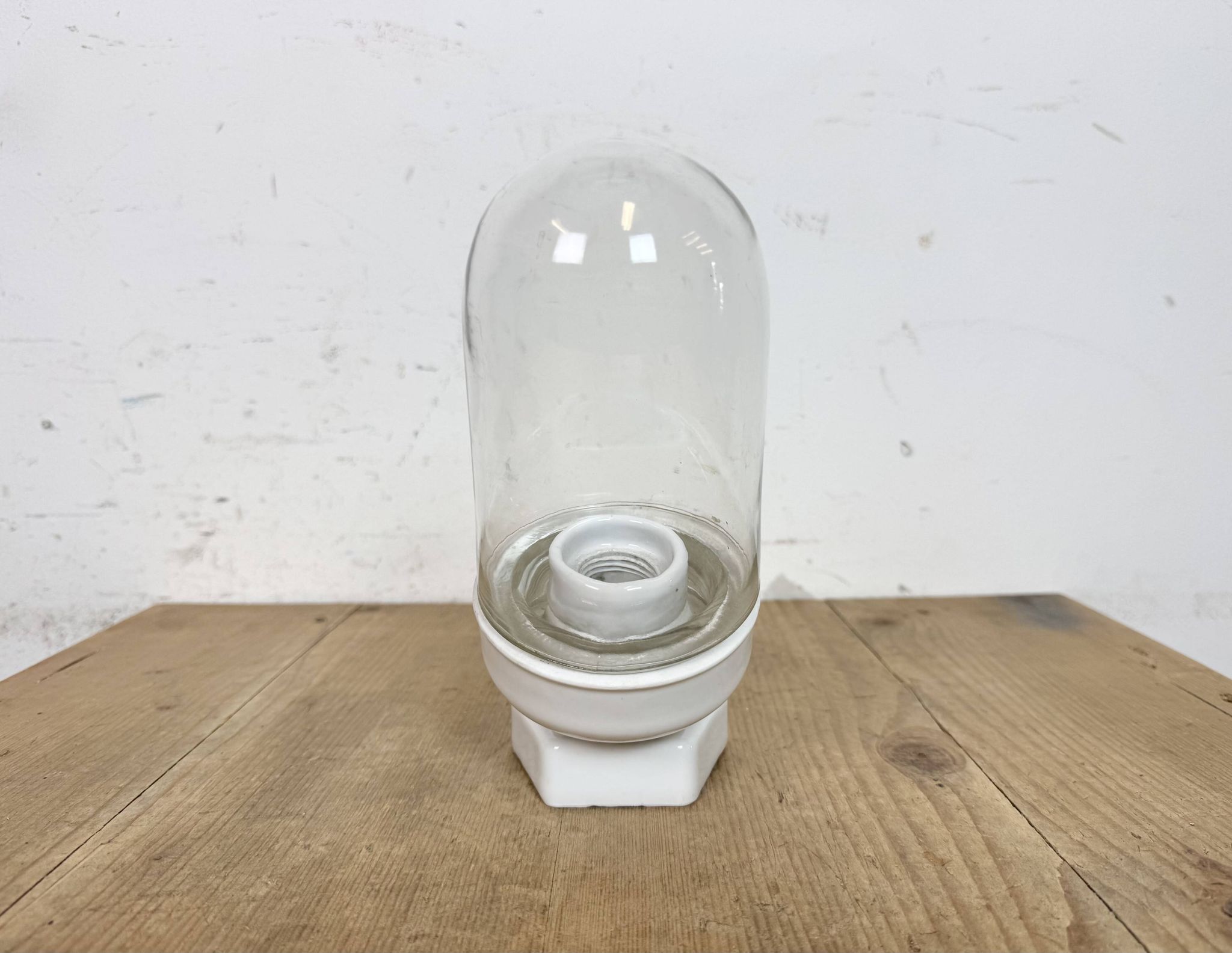 Applique murale vintage en porcelaine blanche avec verre transparent, années 1960