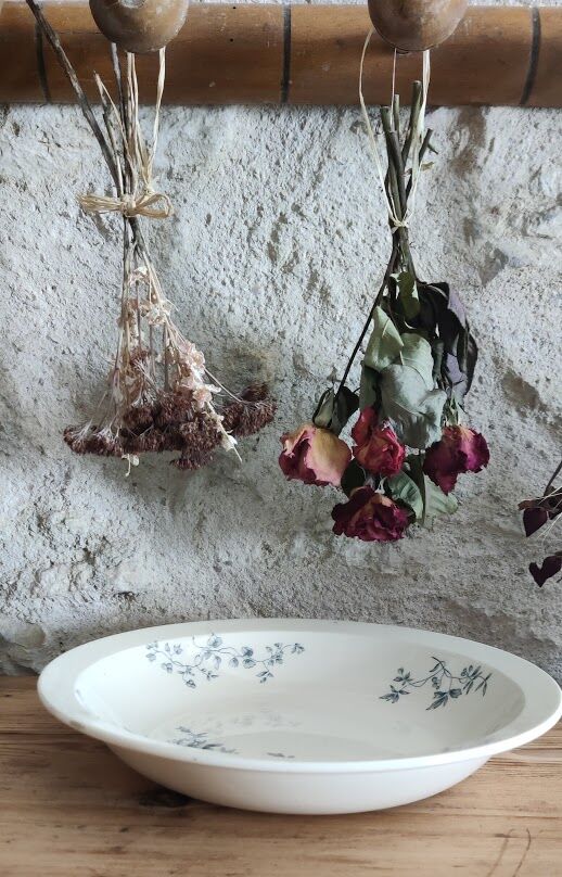 Hollow dish Iron Earth Longwy model "cute"