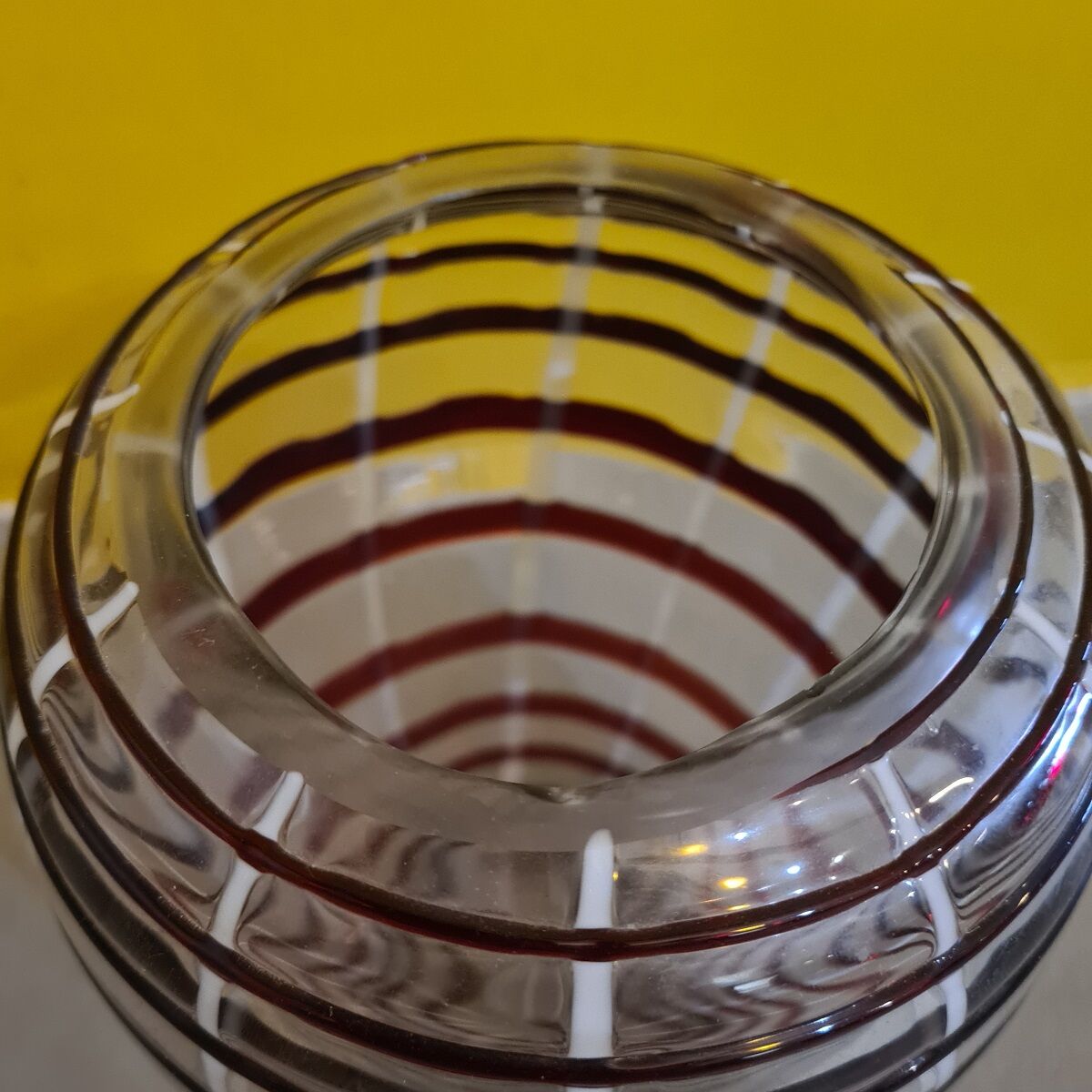 Glass vase late 1900s