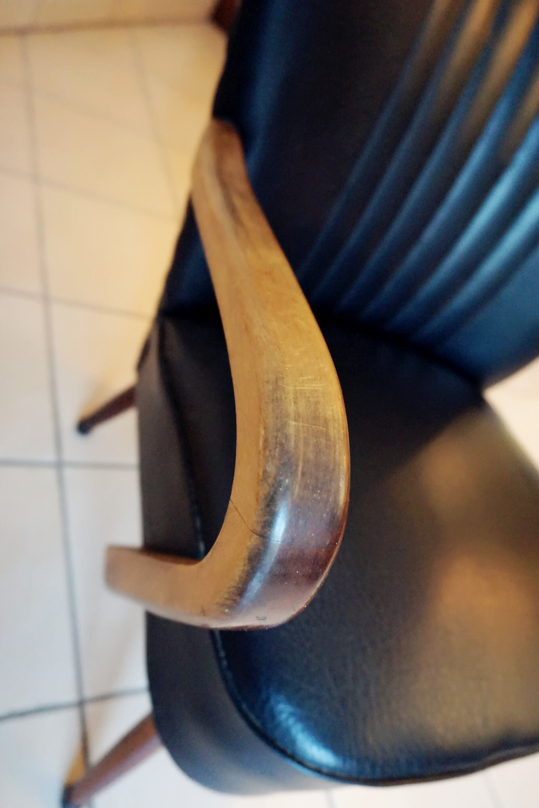 Black cocktail Chair with armrests