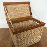 Wicker trunk