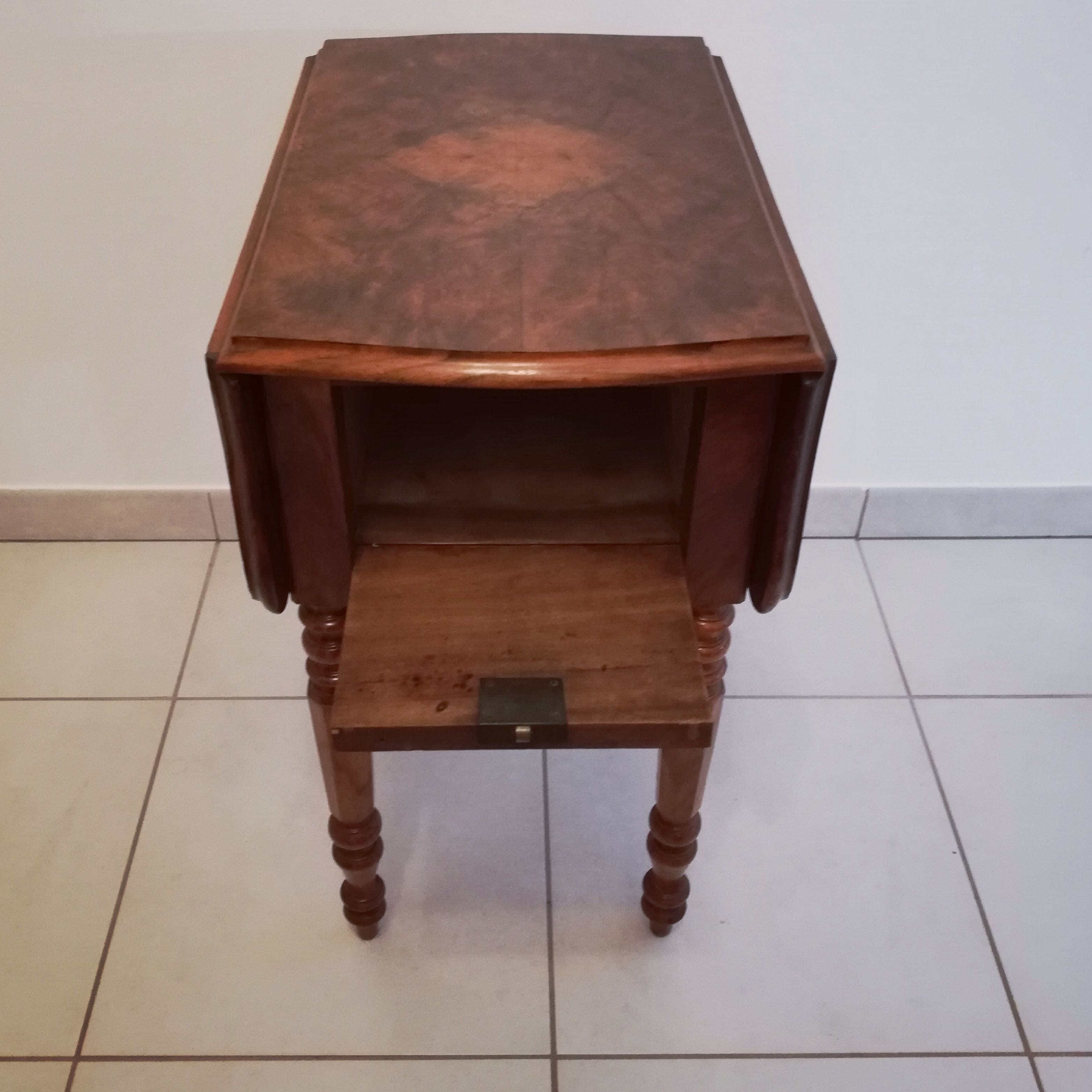 Bedside table with shutters/rabats