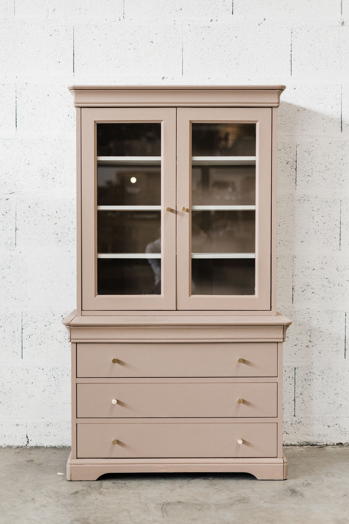 Furniture type Showcase 2 doors / 3 drawers – Hemp "Arum"
