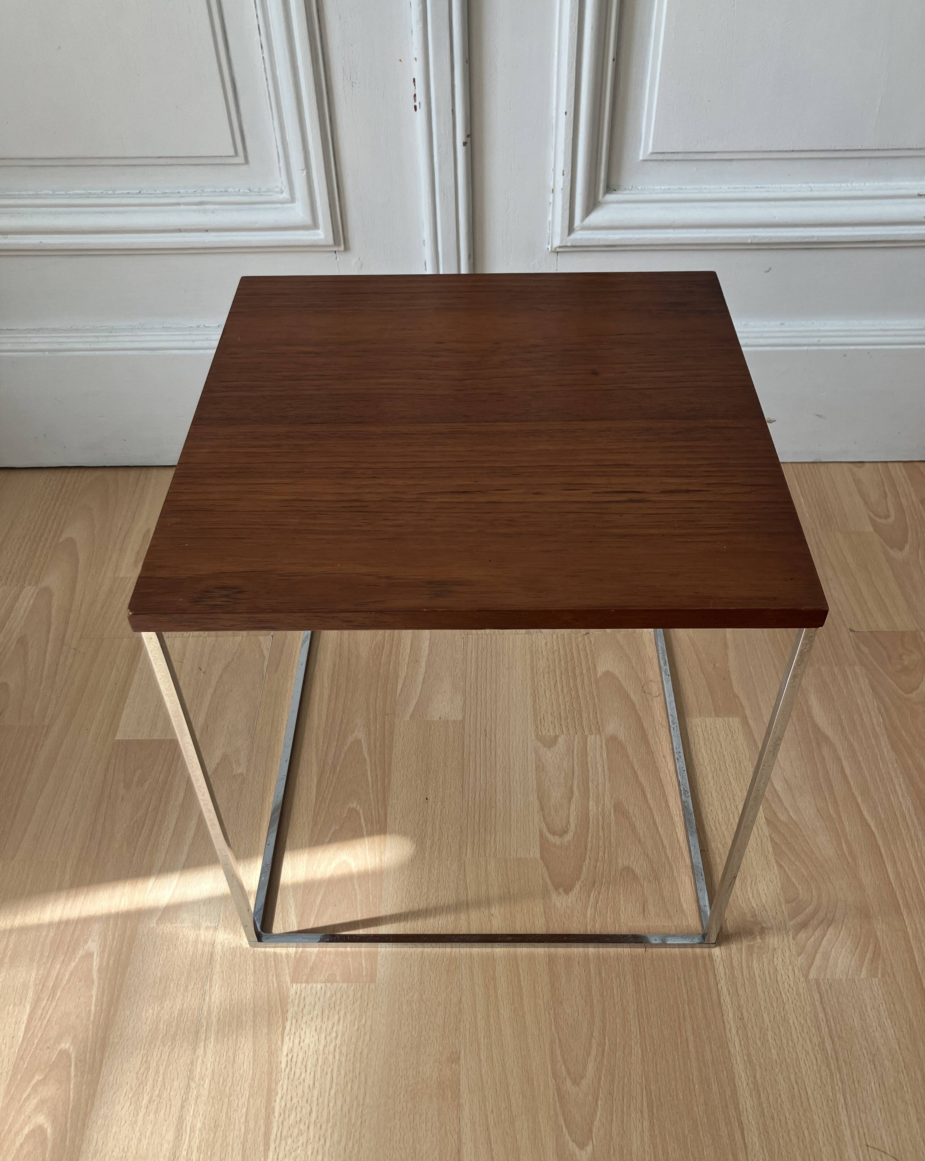 Table d’appoint années 60 en teck et acier chromé