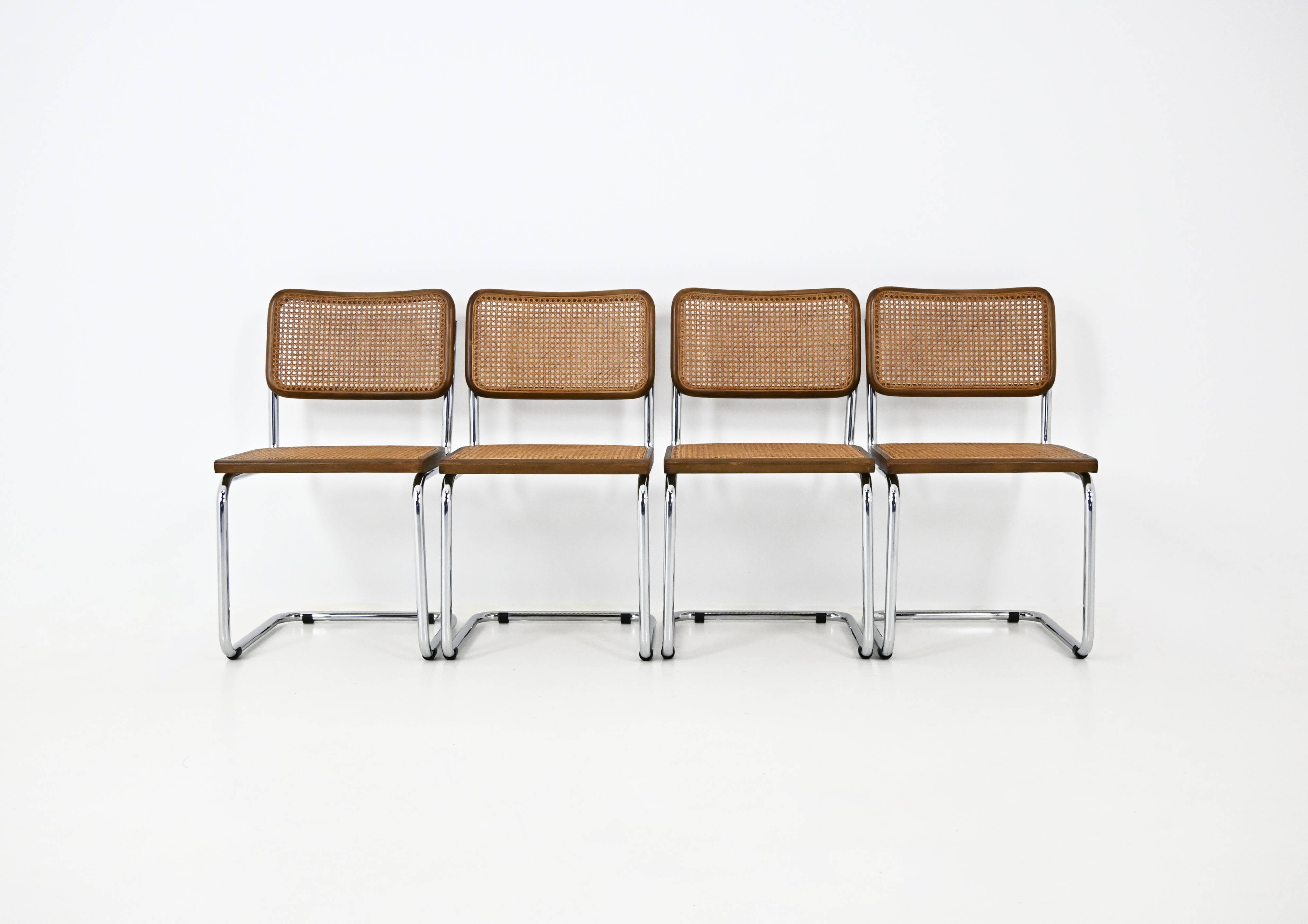 Ensemble de 4 chaises de salle à manger Style B32 de Marcel Breuer
