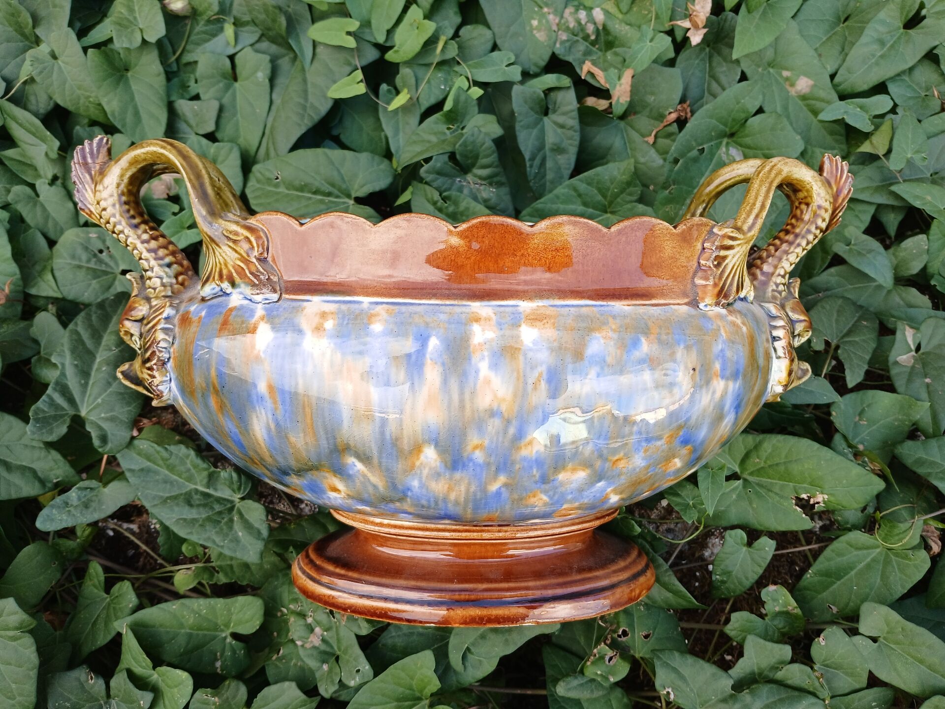 Jardinière ancienne en barbotine