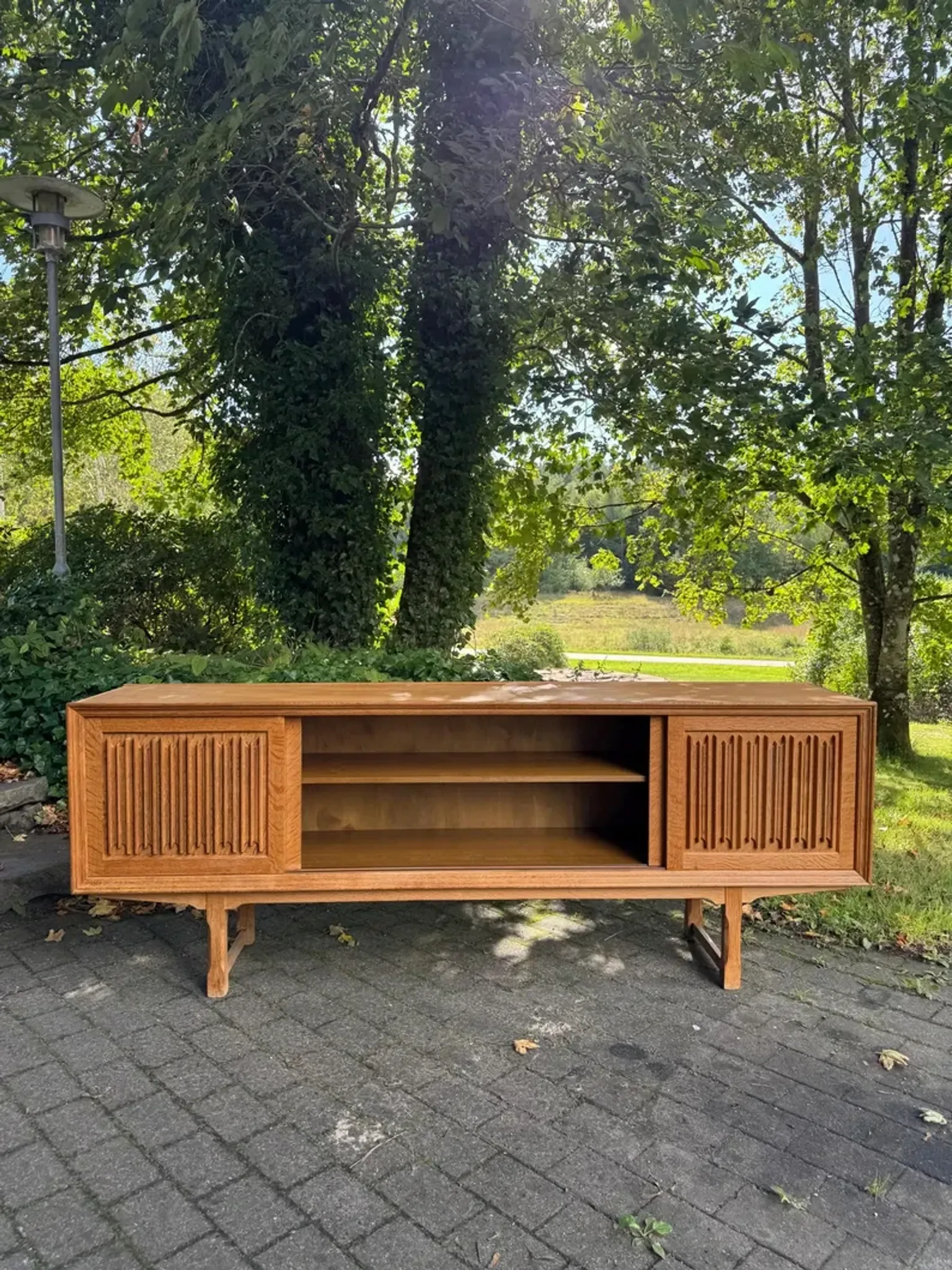 Low Oak Sideboard, Henry Kjaernulf Style, 1960-1970, Danish Design. Mid-Century Modern Style.