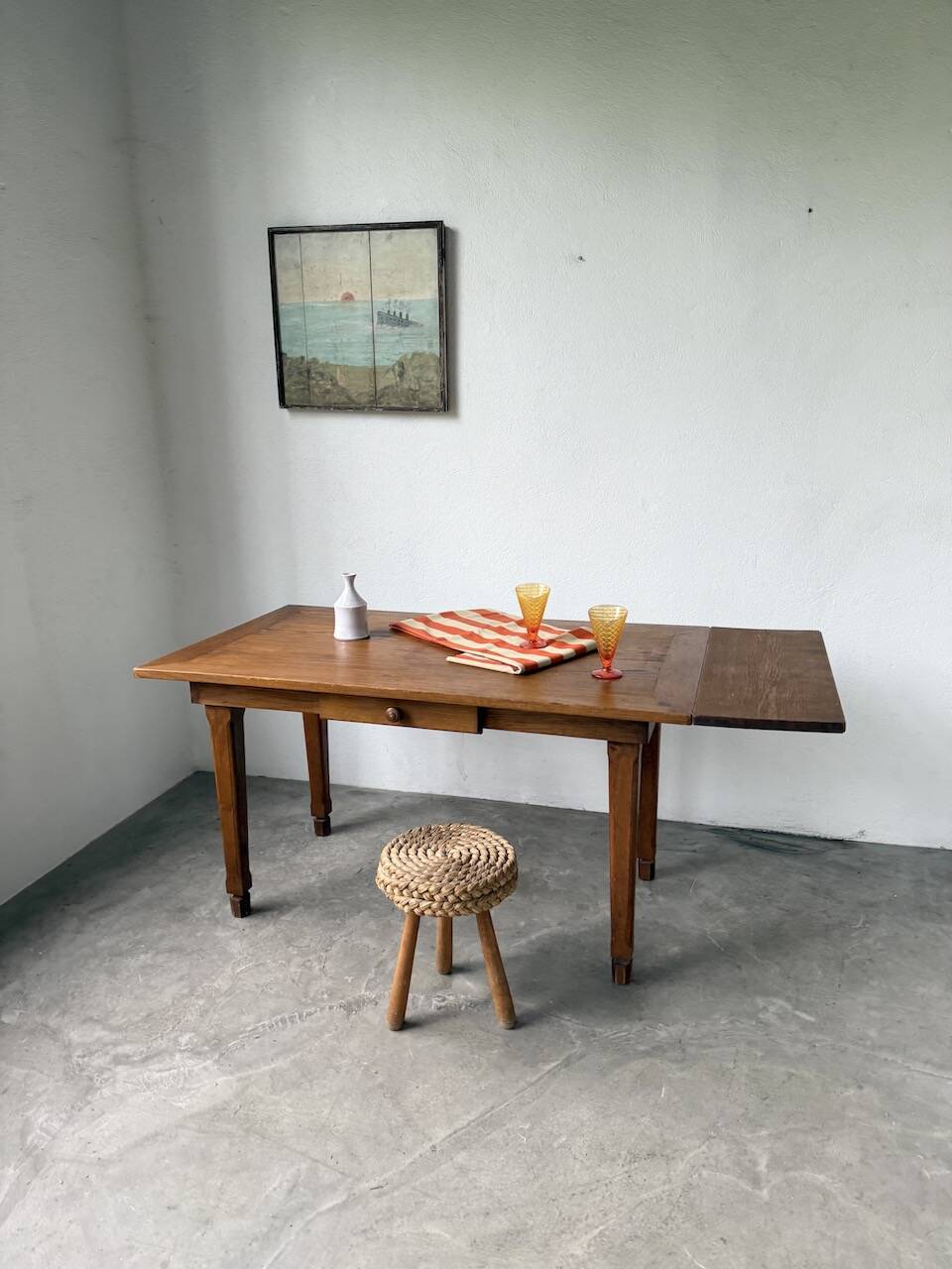 Extendable farmhouse table in oak