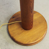 Turned solid pine floor lamp by Uno Kristiansson for Luxus Sweden, 1970s