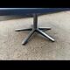 Table basse en chêne Shou Sugi Ban et piètement en étoile en aluminium