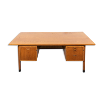 Scandinavian oak desk from 1960s from Atvidabergs